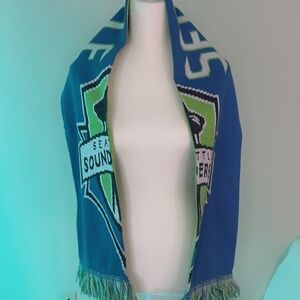 Seattle sounders knit scarf! stay warm!